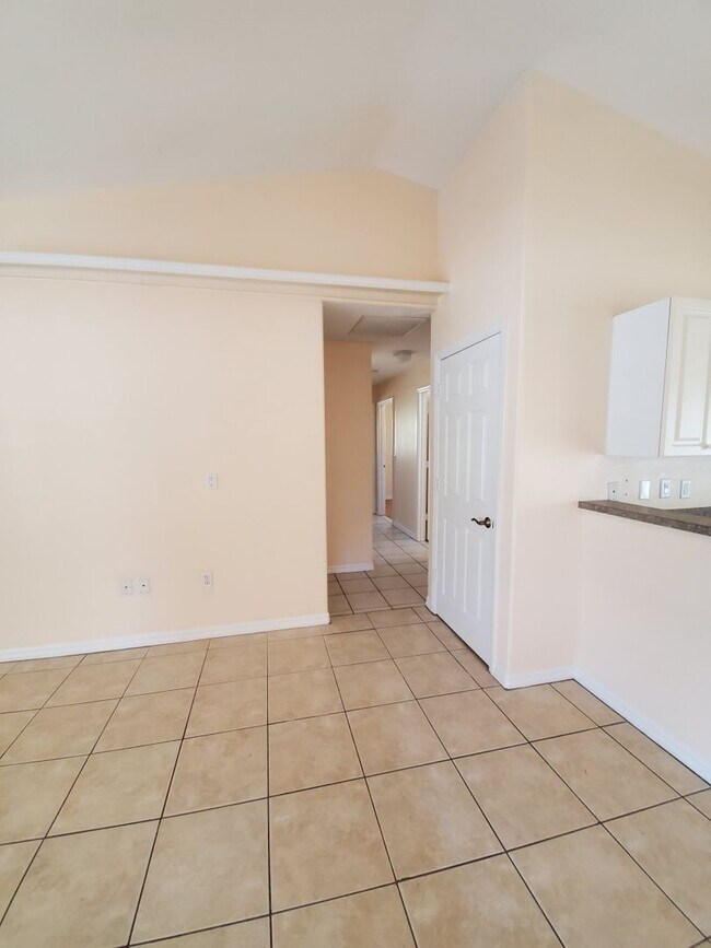 Building Photo - Venice, FL 3BR/2BA/2CG Single Family Home