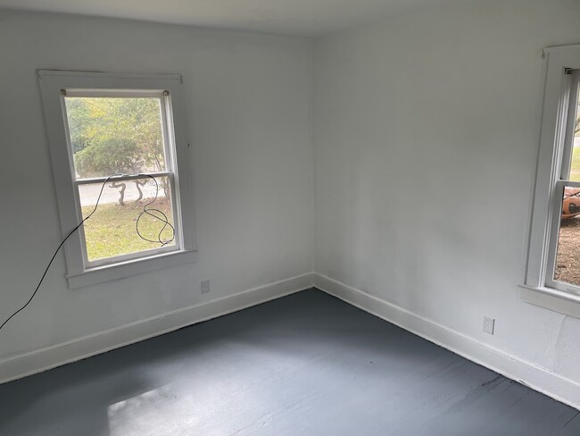 Building Photo - 1105 11th Ave