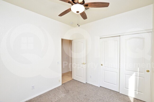 Building Photo - 598 S Neely St