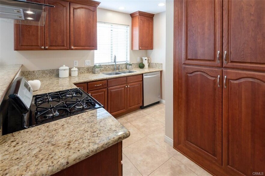 Building Photo - 3436 W 170th St