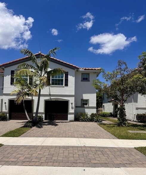 Building Photo - 6835 Broadwater Ln