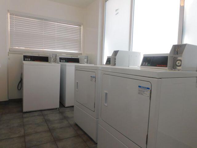 Building Photo - 15 S Palmway