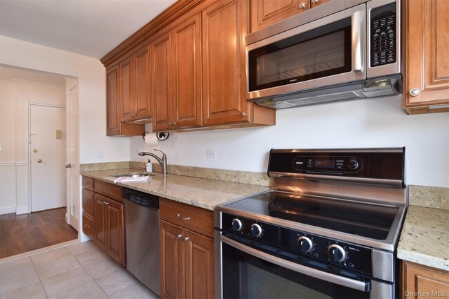 Building Photo - 140 N Broadway