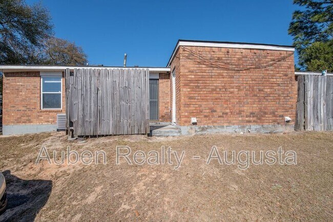 Building Photo - 2311 Walden Dr