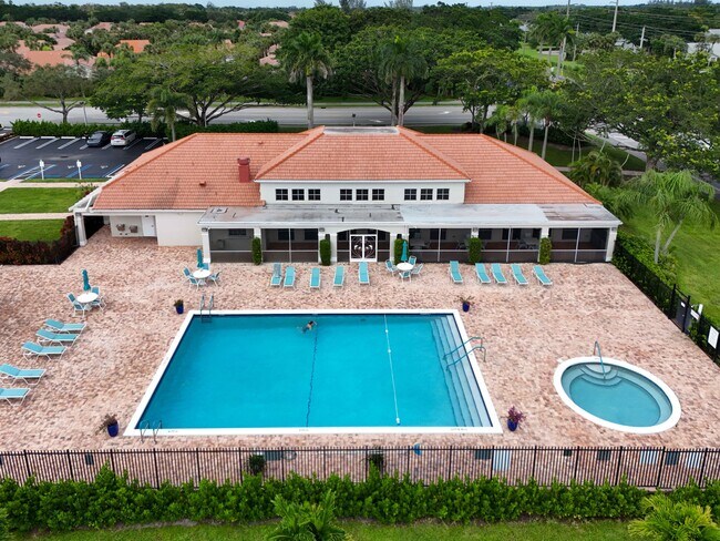 Building Photo - 10910 Lakemore Ln