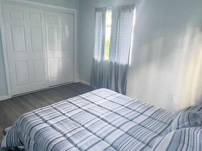 Building Photo - Furnished 2-Bedroom Home for Rent in Hawaiian Shores Subdivision