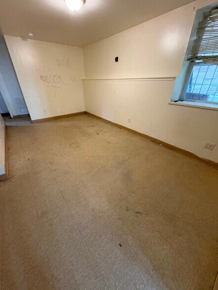 Building Photo - 142 Beech St