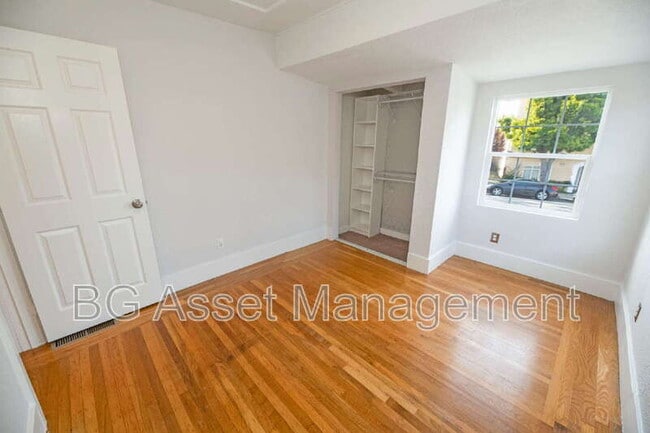 Building Photo - 5524 Shattuck Ave.