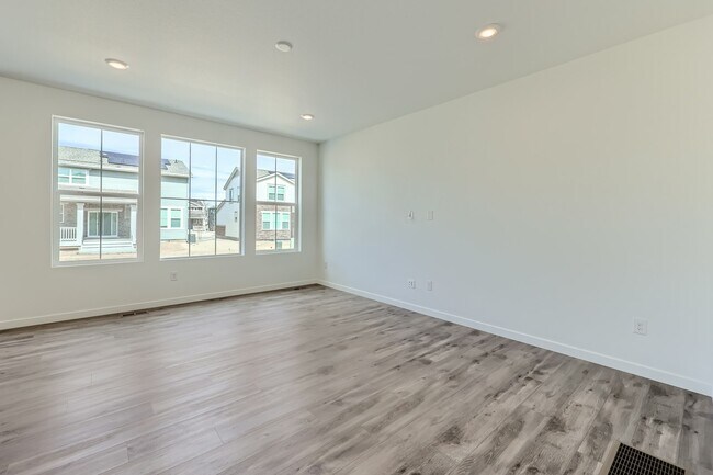 Building Photo - 24325 E Ohio Dr