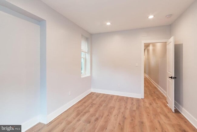 Building Photo - 5111 Willows Ave