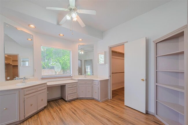 Building Photo - 12922 Ashford Chase Dr