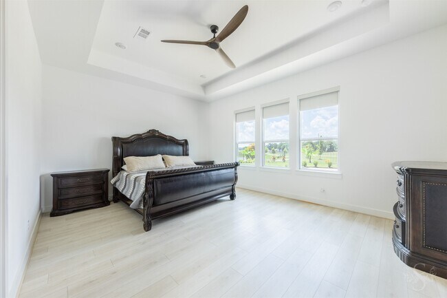 Building Photo - 7526 Sunny Oak Ln