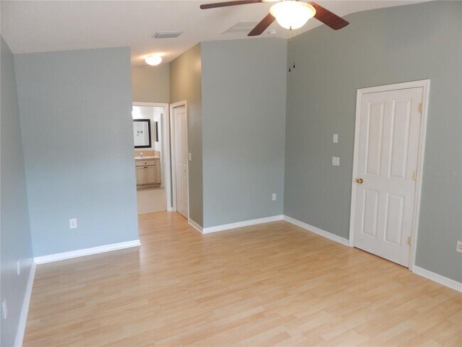Building Photo - 6367 Bridgecrest Dr