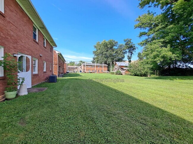 Building Photo - 5112 Valiant Dr