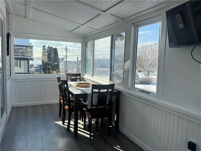 Building Photo - 7 White Cap Rd