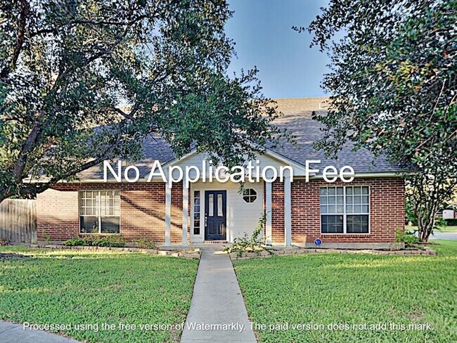 Primary Photo - No Application Fee* $500 off first months ...