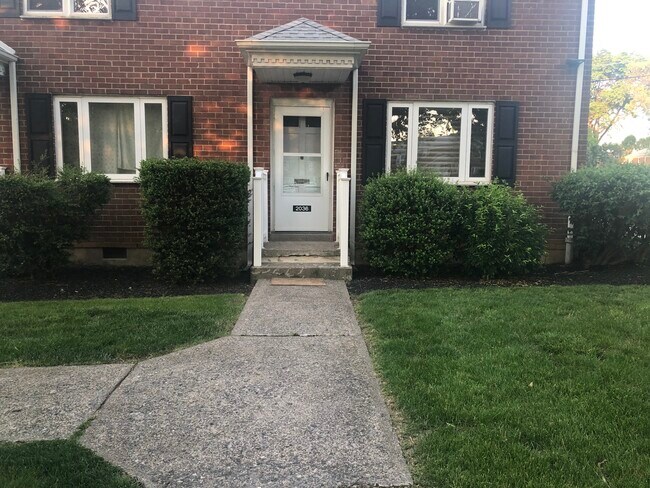 Building Photo - 2036 Westfield Terrace