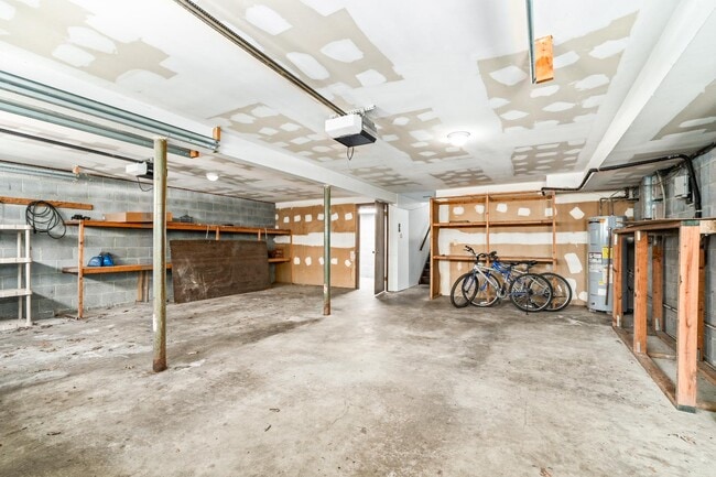 Building Photo - 5518 Woodlyn Rd