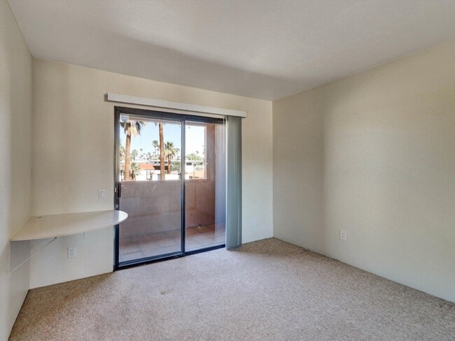 Building Photo - 291 E Mel Ave