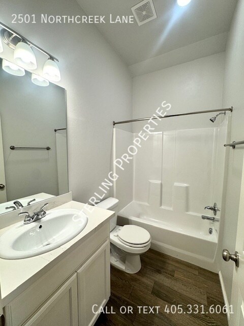 Building Photo - 2501 Northcreek Ln