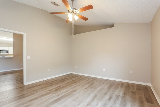 Building Photo - 10415 Song Sparrow Ln