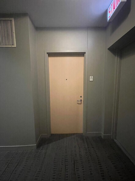 Apartment Door - 720 N Larrabee St Unit 1707