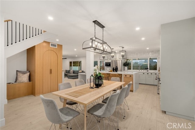 Building Photo - 24362 Via Santa Clara