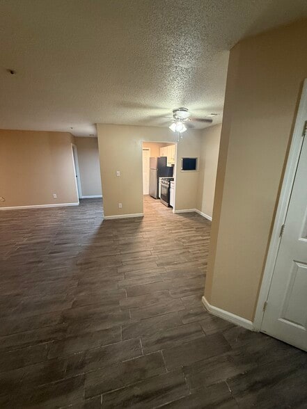Building Photo - 606 Ridge Creek Dr