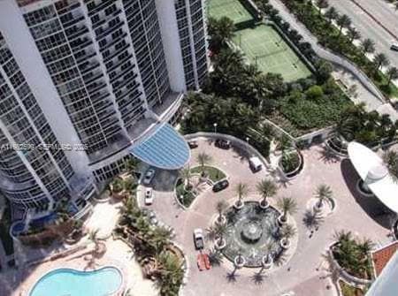 Building Photo - 18201 Collins Ave