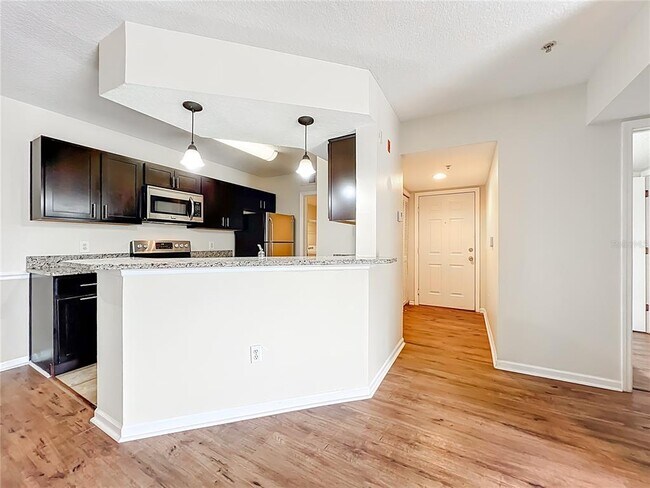 Building Photo - 713 Crest Pines Dr