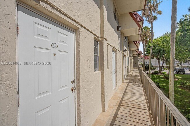 Building Photo - 6709 N Kendall Dr