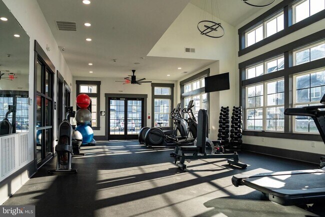 Building Photo - 2301 Hudson Ct