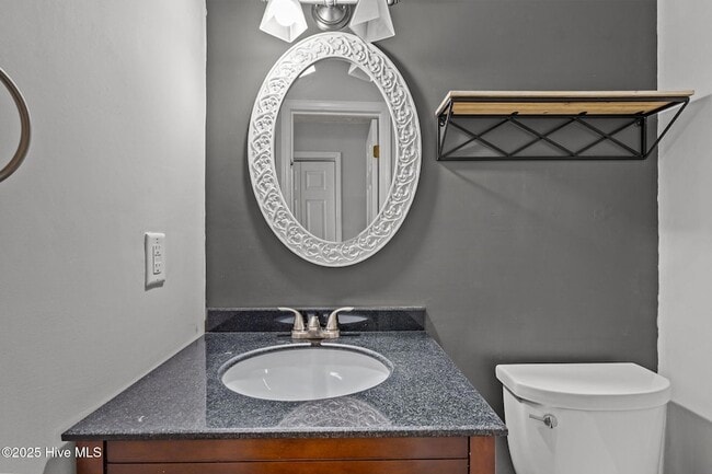 Building Photo - 215 Canterbury Rd