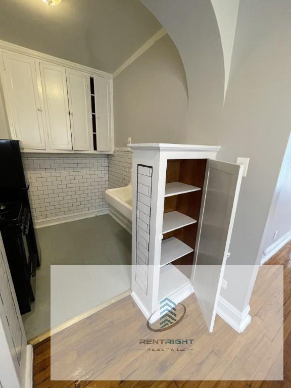 Building Photo - 4588 N Elston Ave