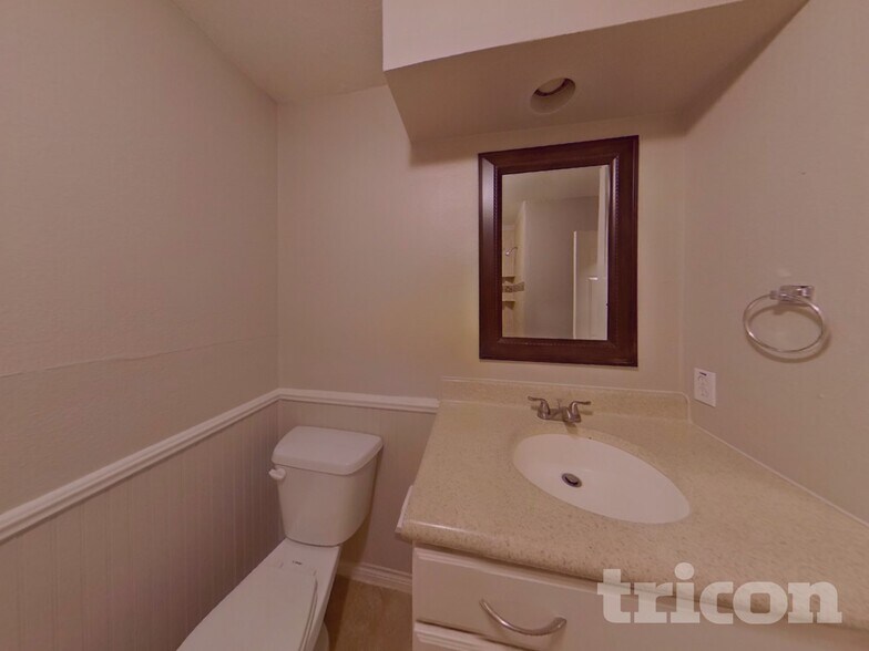 Building Photo - 6408 Alta Vista Dr