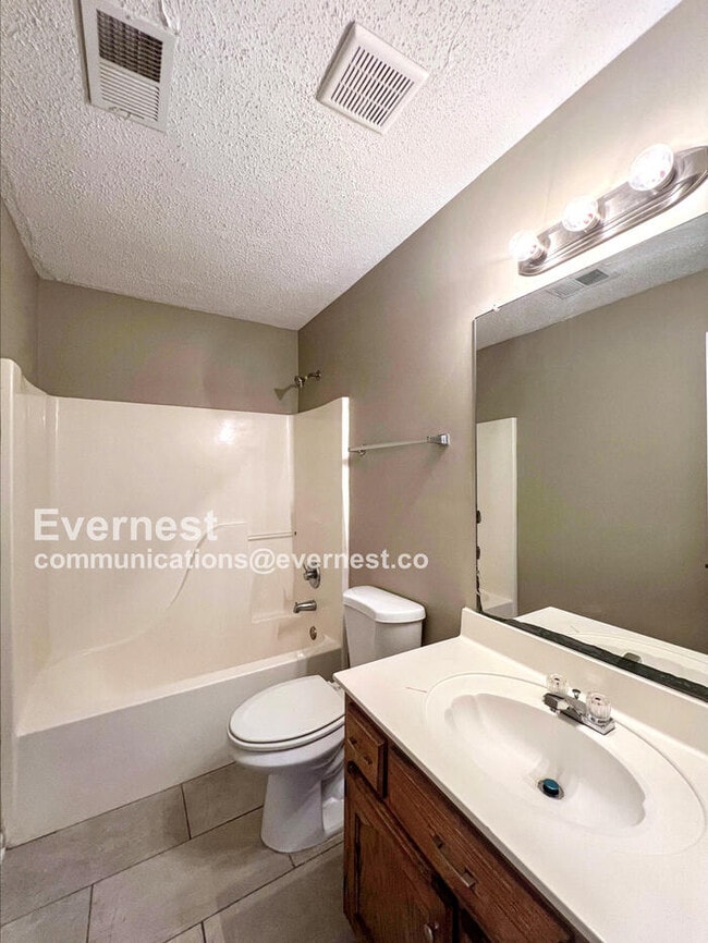 Building Photo - 5573 Kaitlyn Dr W
