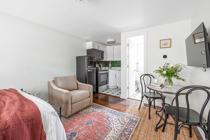 Building Photo - 179 W Wilson St