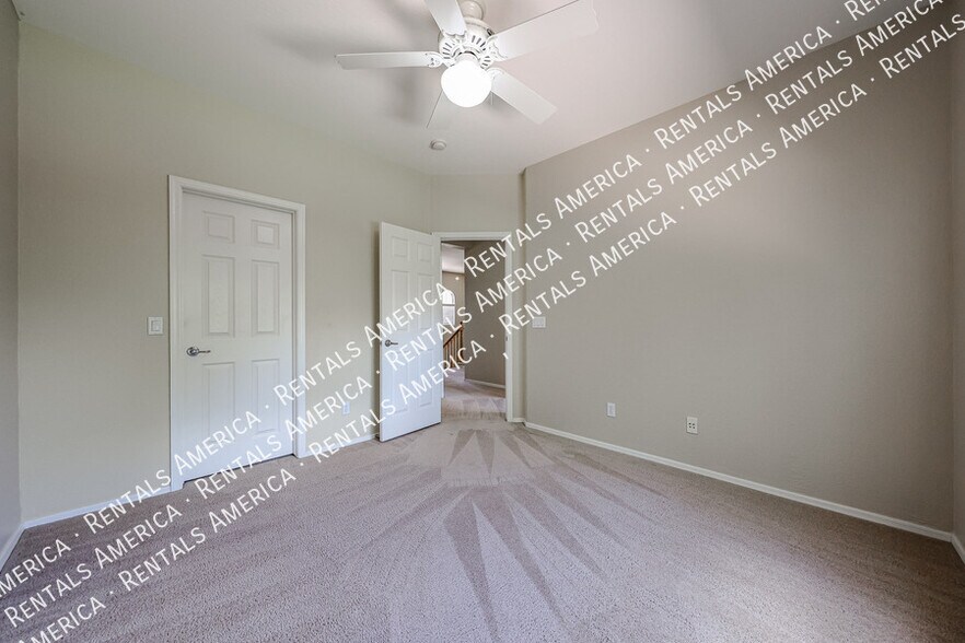 Building Photo - 3382 E Roadrunner Dr
