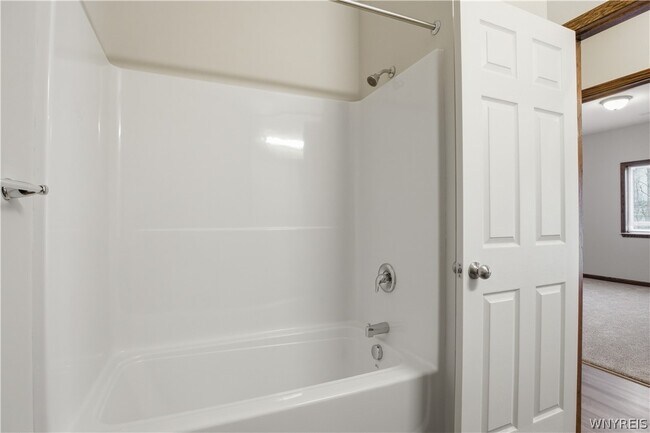 Building Photo - 1130 Orchard Park Rd