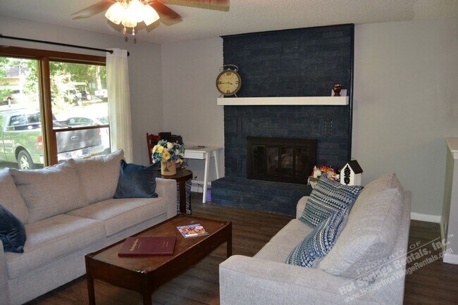 Building Photo - Lake DeSoto Area | Home |Unfurnished