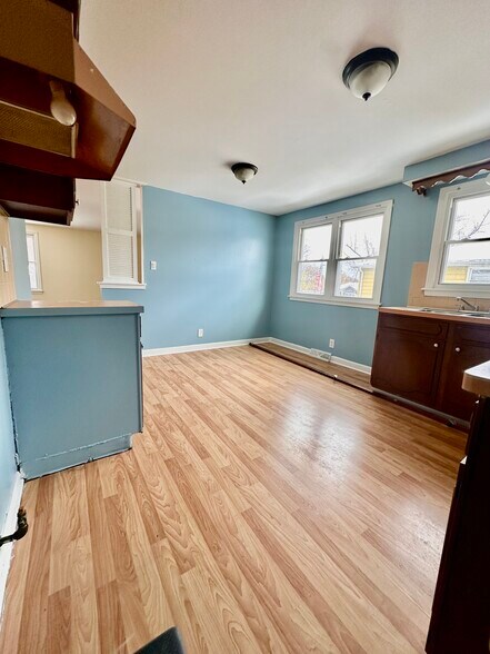 Building Photo - 48 S Bellevue Ave