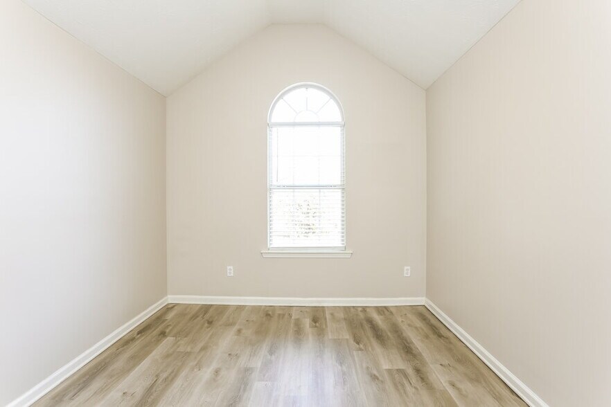 Building Photo - 260 Toffee Ct