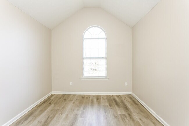 Building Photo - 260 Toffee Ct