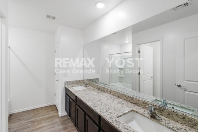 Building Photo - Space That Works for Multi-Generational Living!