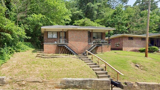 Building Photo - 5417 Slayton Ave