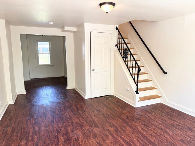 LIVING ROOM - 815 Union St