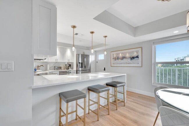 Building Photo - 1 Harbourside Dr