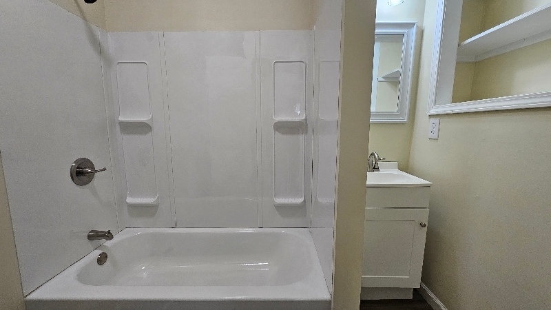 Building Photo - 419 Montrose St