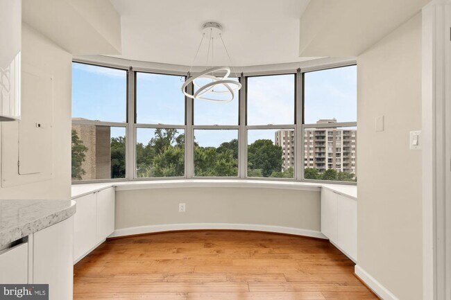 Building Photo - 5000 Battery Ln