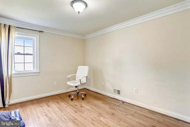 Building Photo - 10145 Colebrook Ave